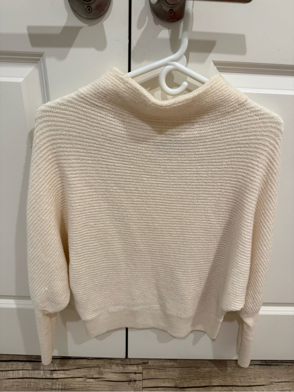 Simply Vera Vera Wang Cream Ribbed Mock Neck Sweater